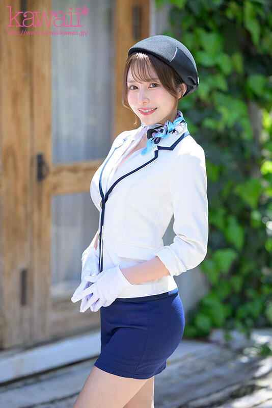 【衝撃実録】伊藤舞雪がバスガイドからNTR地獄へ！夫の目の前でマッサージ師に中出しされる絶頂沼。4.95評価の背徳映像が今週末限定20%OFF - 画像1